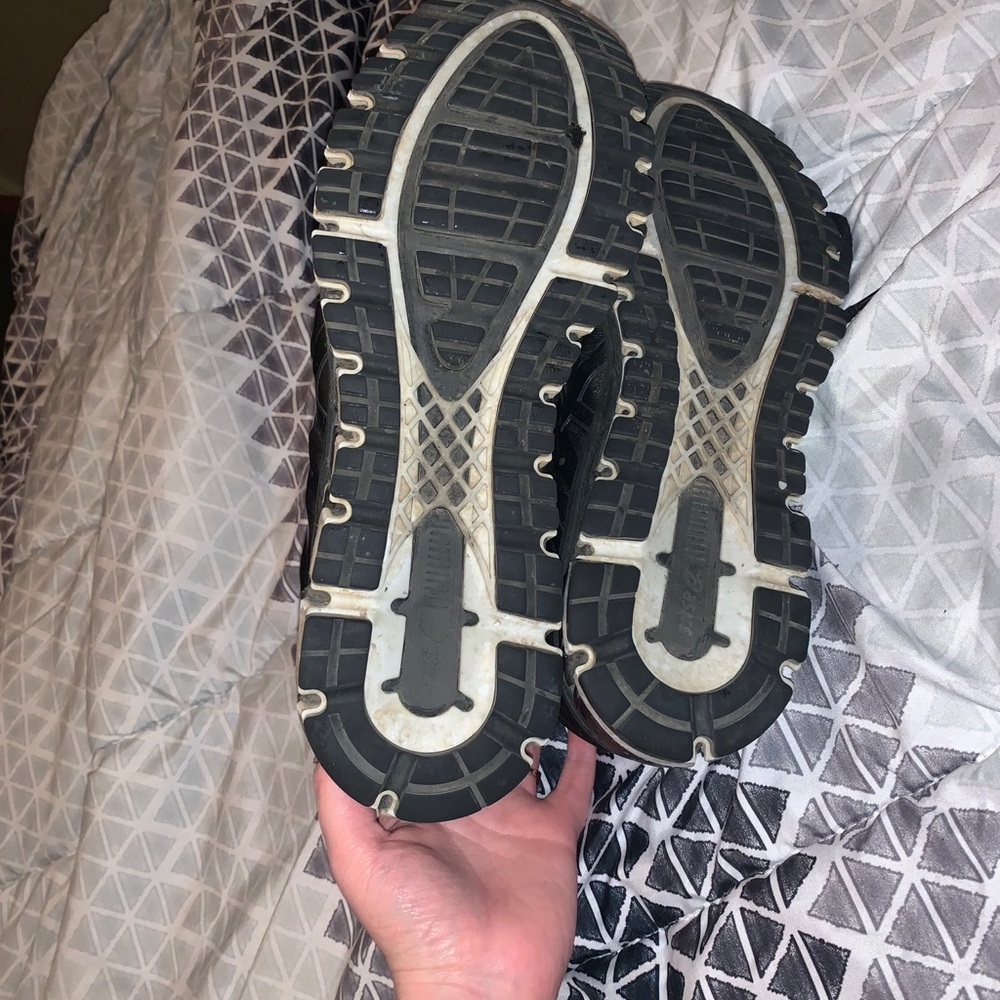 ASICS - Picture 9 of 12